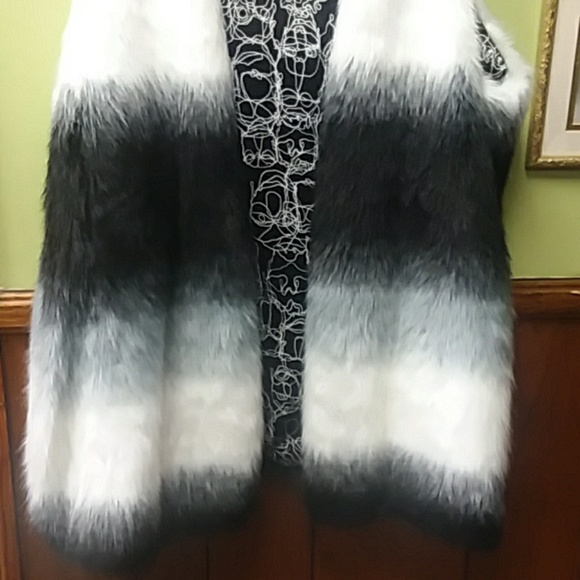 3x vest faux fur,black and white - Picture 2 of 4